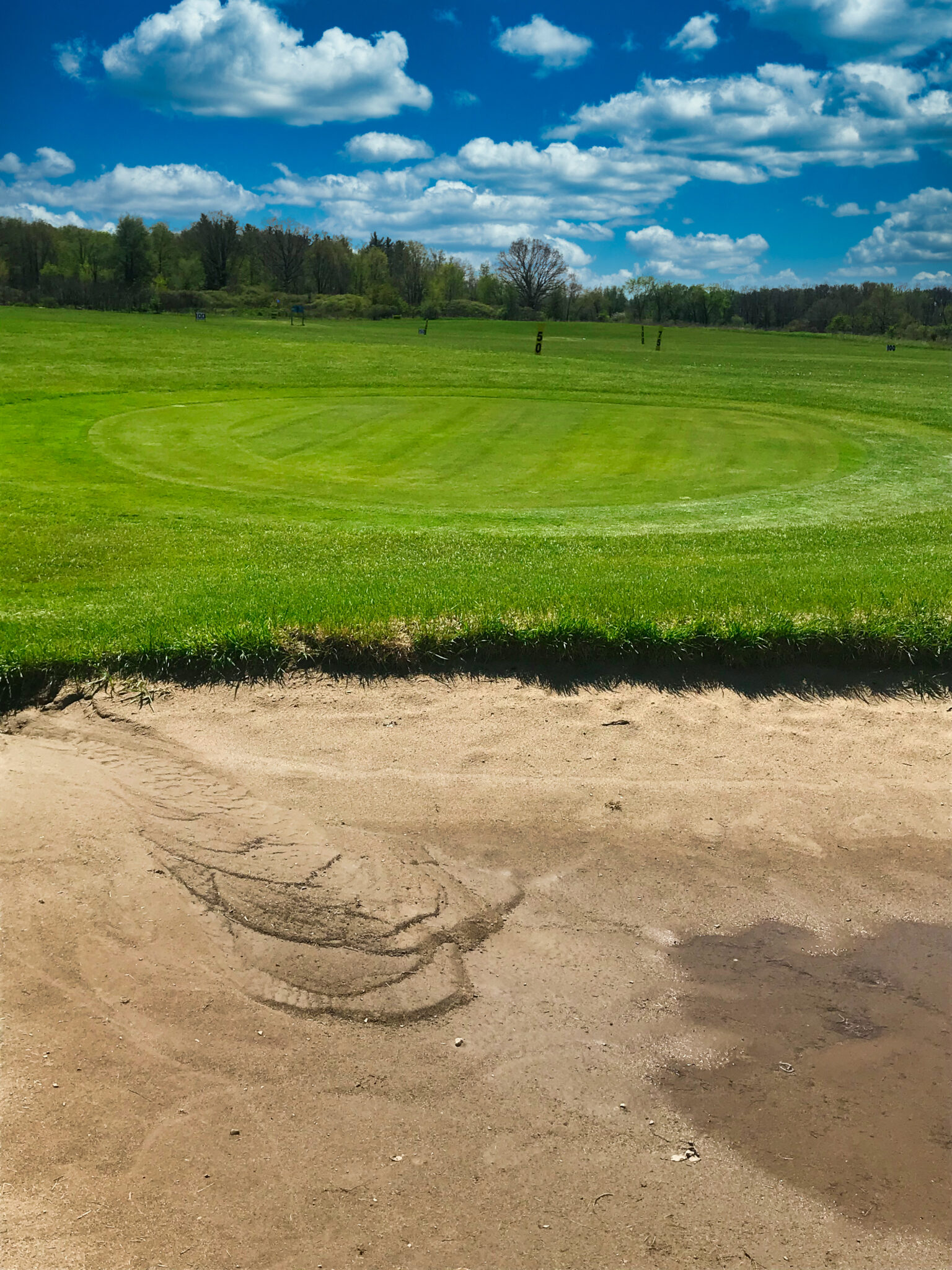 PRACTICE AREA Hawk Meadows Golf